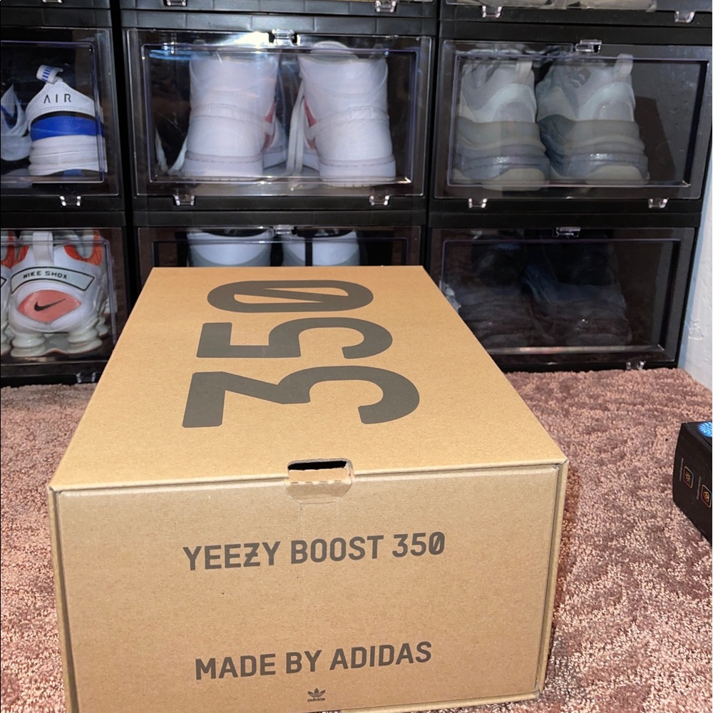 Original Yeezy Boost 350v2 Black.